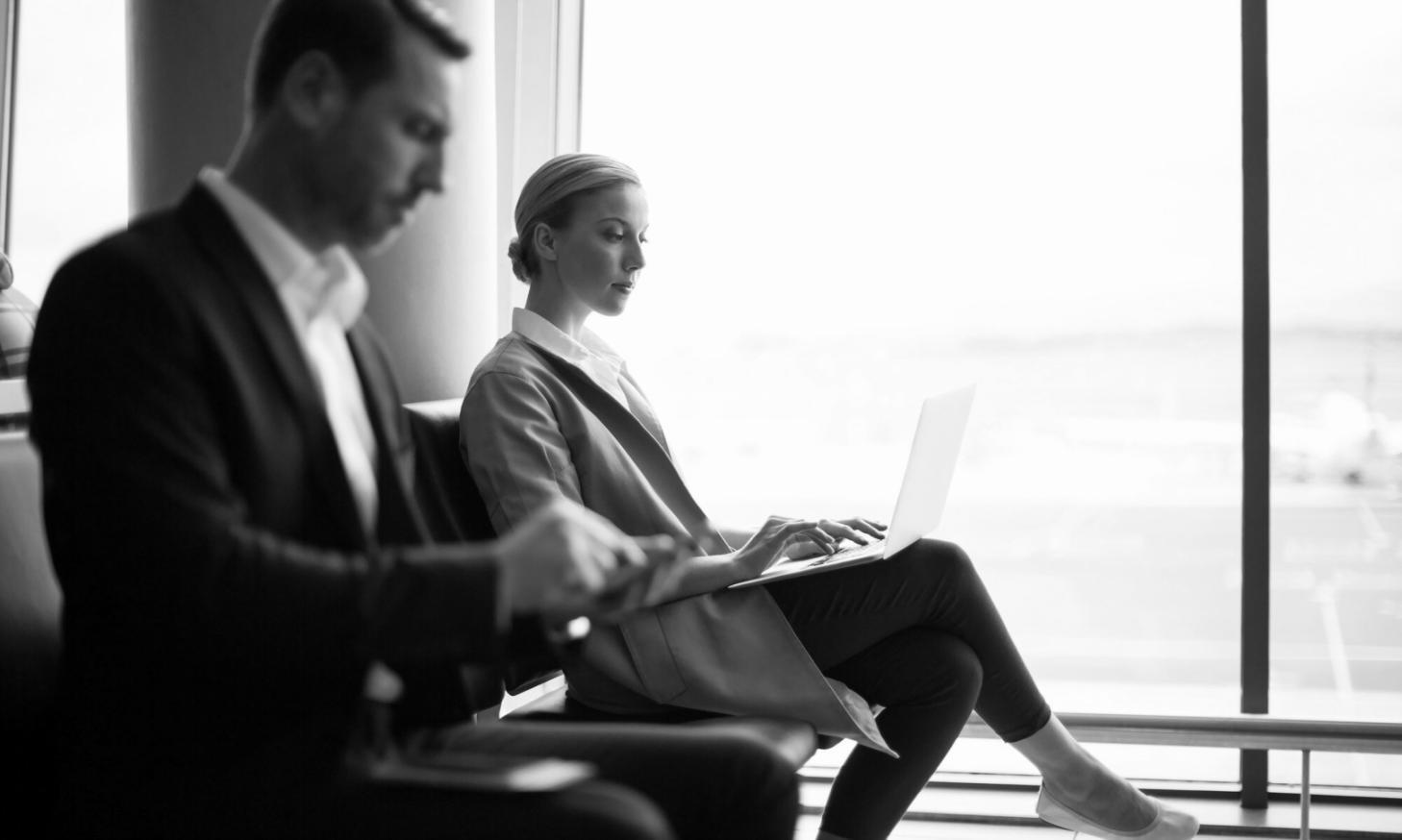 Planificación financiera mensual con categorías presupuestarias